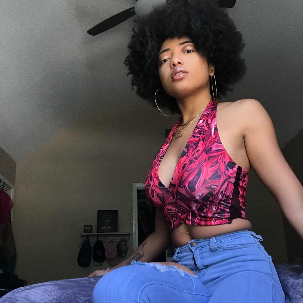 Halter top - Picture 4 of 4